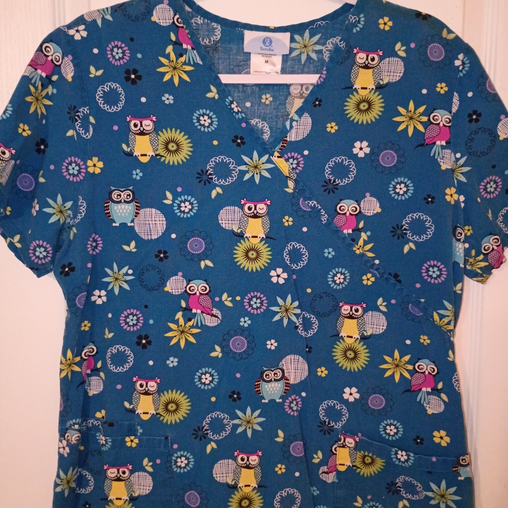 SB Scrub Top Blue Owl